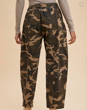 Elastic Waist Camo Barrel Pants