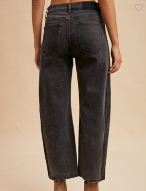 Black Subtle Barrel Jean