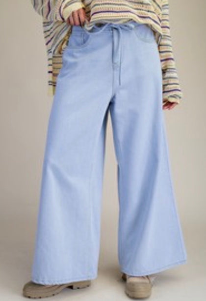 Light Washed Wide Leg Denim